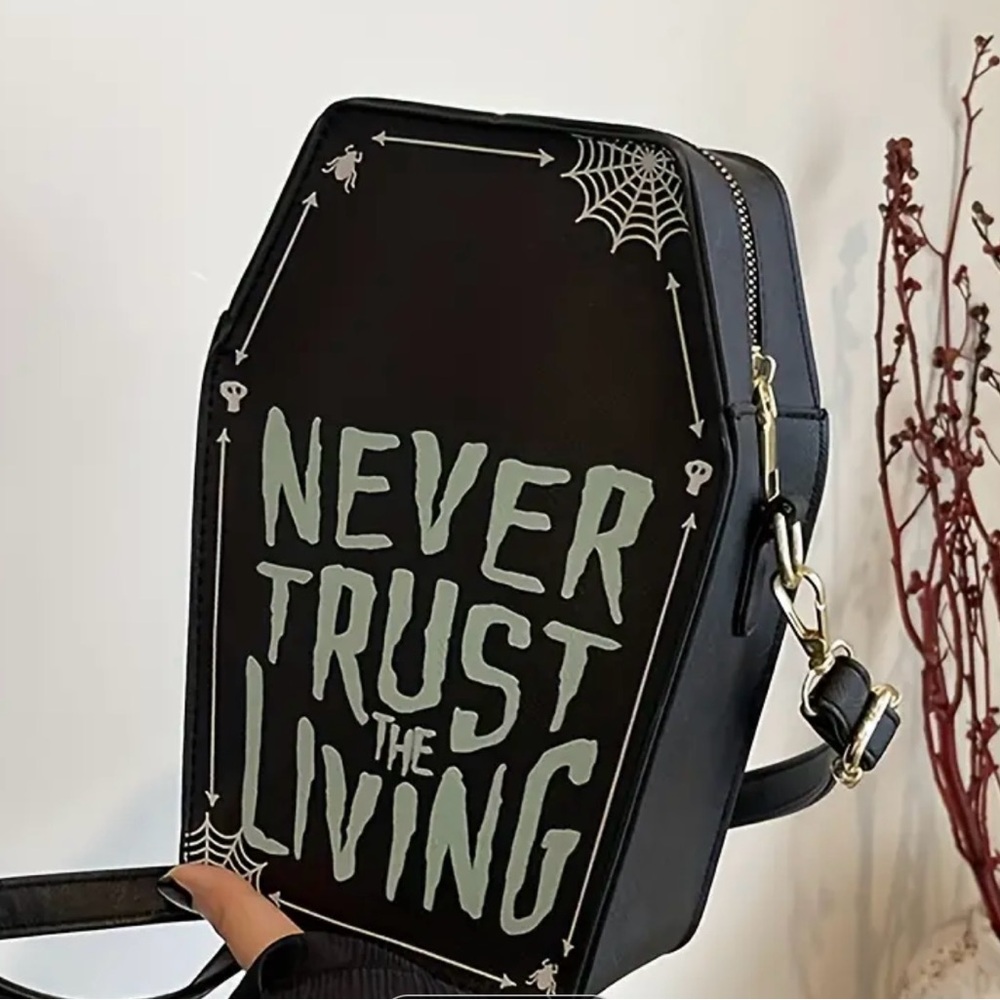 NWT BEETLEJUICE COFFIN SHAPED GOTH CROSSBODY